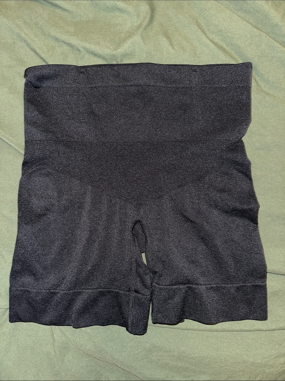 High-Waist Black Seamless Shaping Shorts